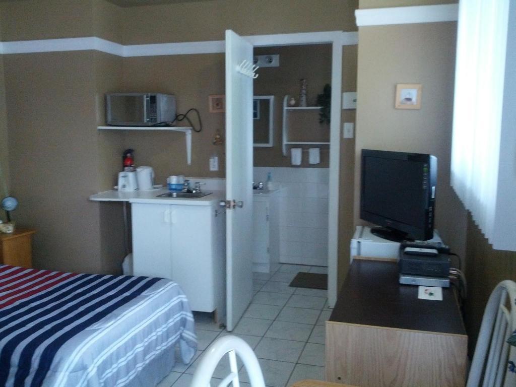 Motel Montgolfiere Jp Saint-Jean-sur-Richelieu Zimmer foto
